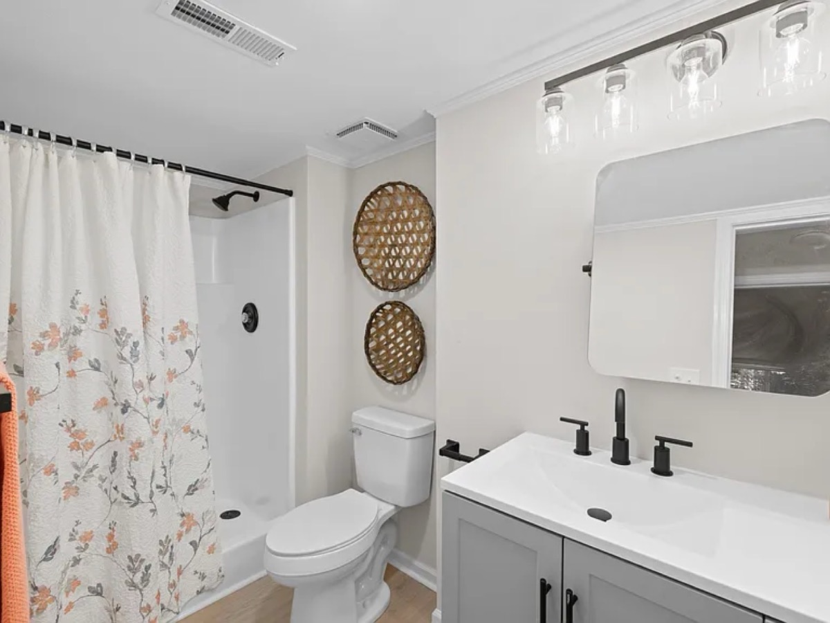 Vermira — full bath, after